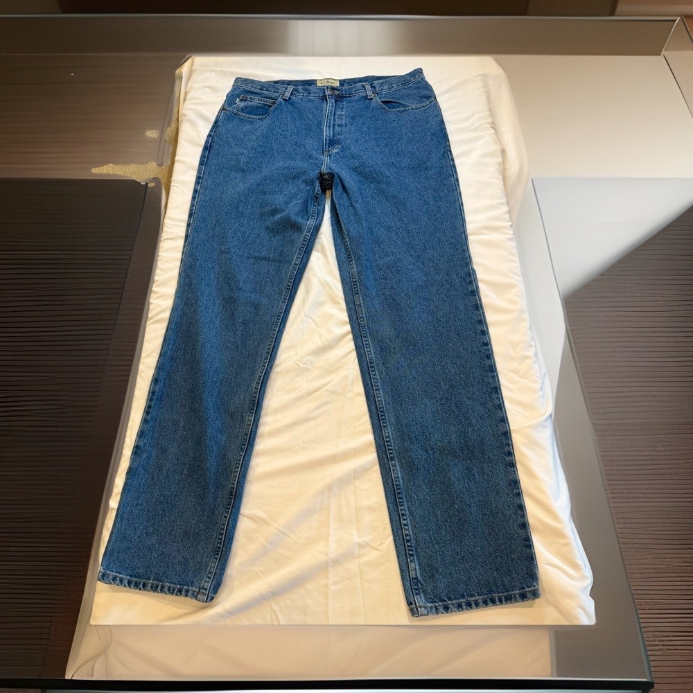 L.L.Bean Men's Blue Denim Jeans 38x36 Classic Fit Straight Leg Cotton 5-Pocket